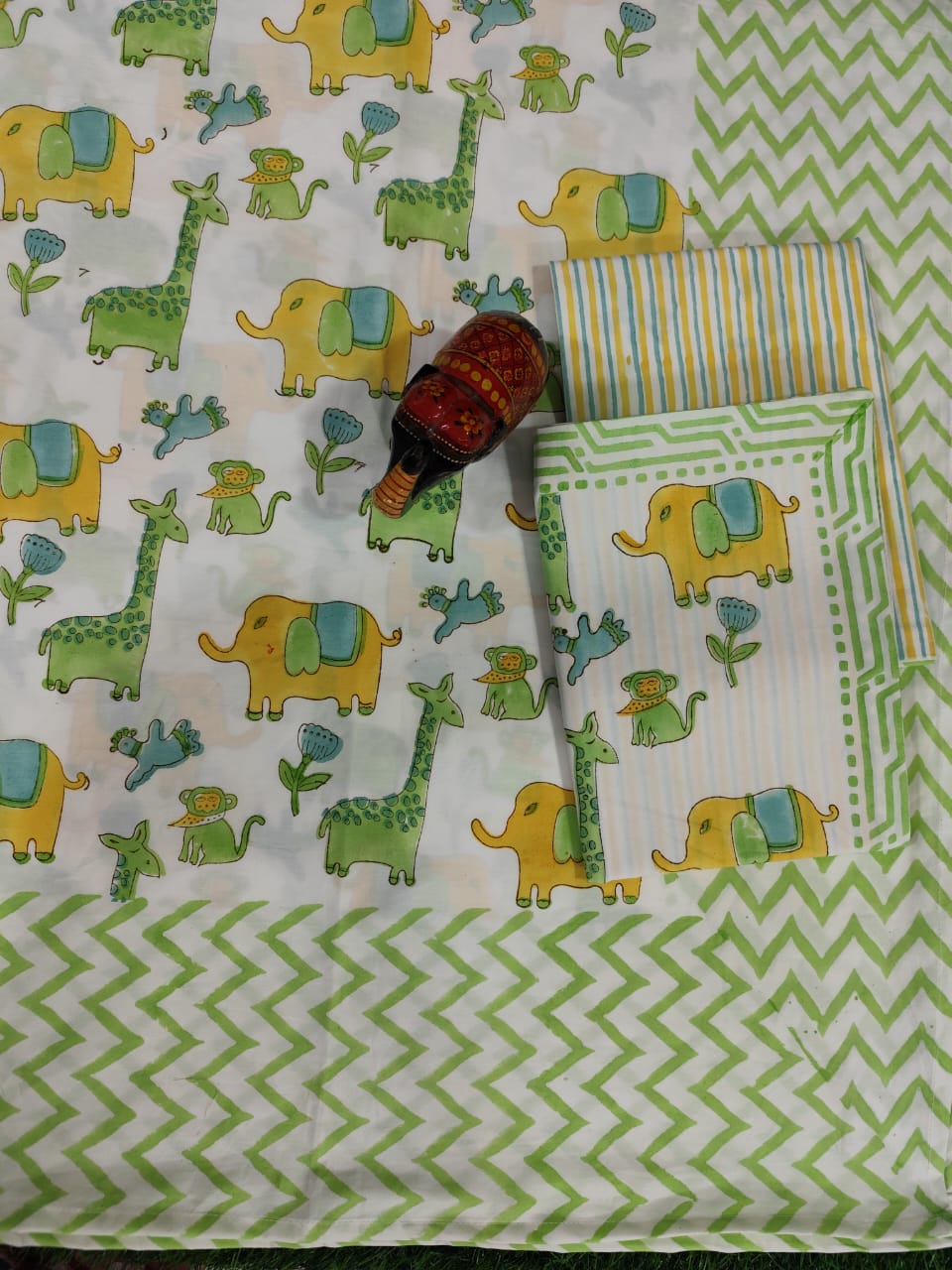 IDAA ELEPHANT PRINTS HAND BLOCK PRINTED BEDSHEETS - 90 x 108 ; 300TC PREMIUM QUALITY