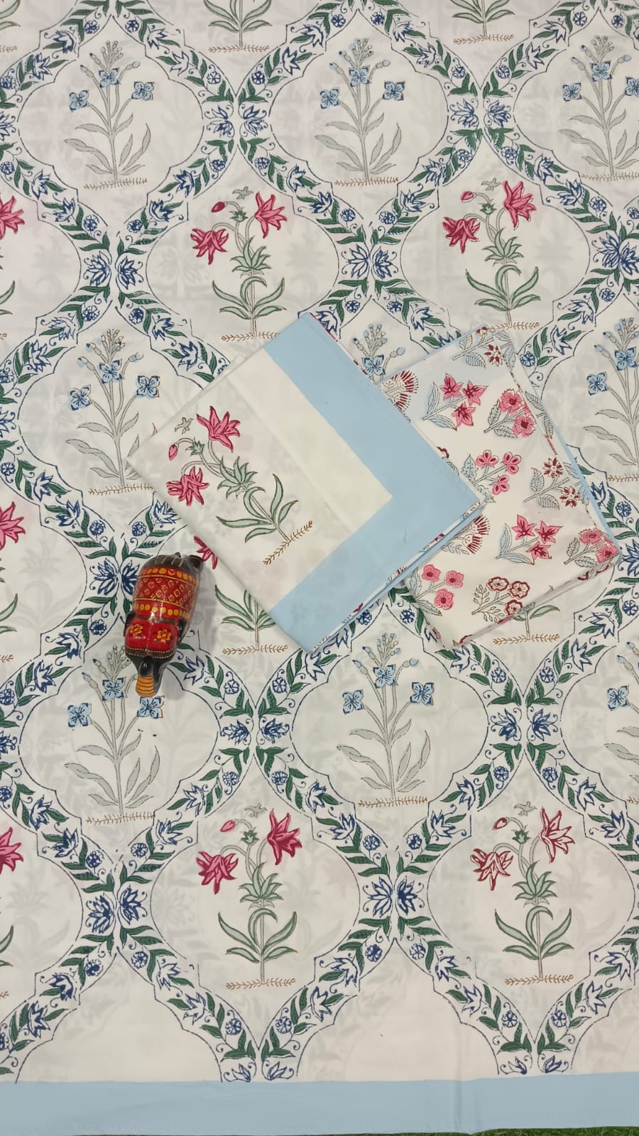 IDAA ZIGZAG FLORAL HAND BLOCK PRINTED BEDSHEETS - 90 x 108 ; 300TC PREMIUM QUALITY