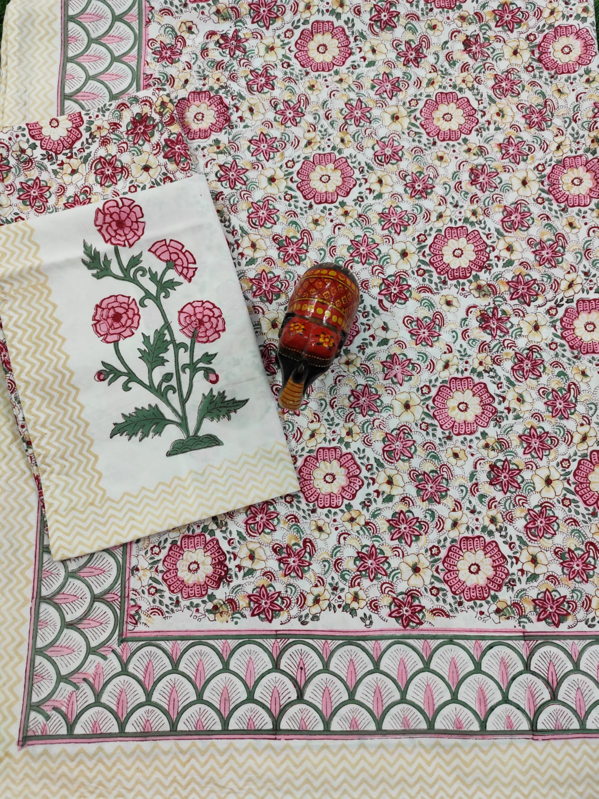 IDAA PINK FLORAL HAND BLOCK PRINTED BEDSHEETS - 90 x 108 ; 300TC PREMIUM QUALITY