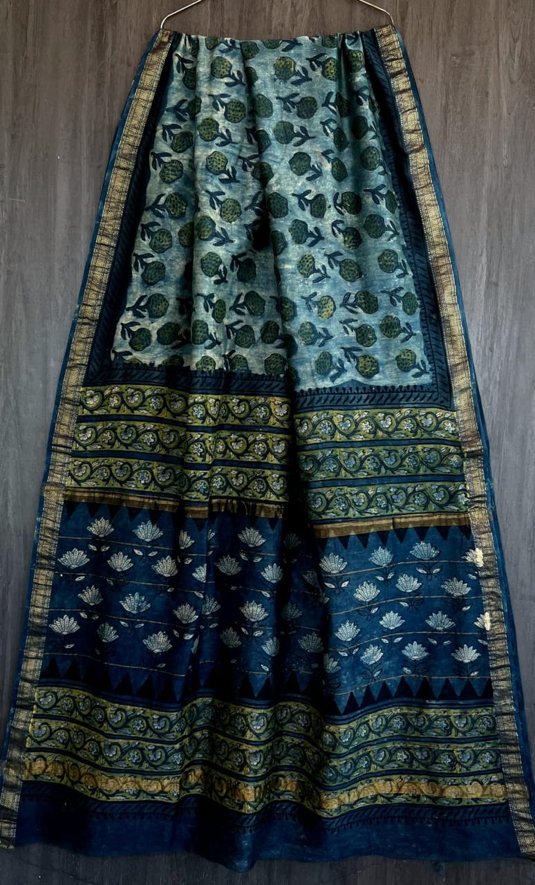 IDAA MAHESWARI SILK HAND CRAFTED -INDIGO HAND DABU PRINTED WITH ZARI BOARDER AND BEAUTIFUL PATTERNED PALLU